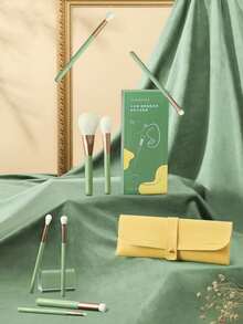 Amortals 8pcs Makeup Brushes Set In Green Velvet Pouch: Face Makeup Brushes For Foundation, Blush, Concealer, Nose Contouring, Eye Shadow - Soft Bristles, Suitable For Beginners To Professionals, Great Gift For Daily, Party, Travel,Brush Set,Makeup Brush Kit,Make Up Brush Set,Make Up Set Complete,Makeup Brush Set,Complete Makeup Kit,Brush Kit,Brushes Makeup Set,Makeup Gift Set