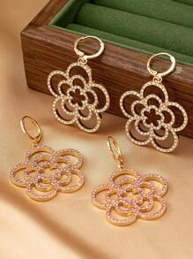 1 paire de boucles d'oreilles trèfle creuses incrustées de diamants pour femmes, luxueuses, élégantes, à la mode, convenant pour les cadeaux, les soirées, les banquets et une utilisation quotidienne