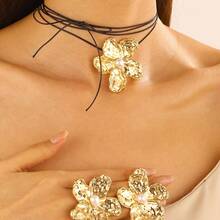 3 件休闲创意花朵吊坠项链耳环新款金色合金颈链女式新款魅力节日派对珠宝夸张立体褶皱金属花朵颈链个性花朵项链