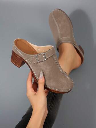 女士时尚穆勒鞋：粗跟设计，搭配牛仔裤/裙子的休闲日常穿着，优雅的波西米亚风扣环