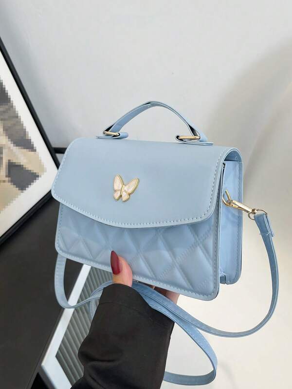 حقيبة كتف ذات رفرفة بنقشات هندسية بسيطة أنيقة مع ديكورات معدنية