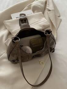 Fashionable Solid Color Rivet Decoration Armpit Foreskin Buckle Flip Shoulder Bag, Suitable For Shopping, Wallets, Shopping, Young Women, College Students, Newcomers, White-Collar Workers. They Are Very Suitable For Offices, Universities, Work, Business, Commuting, Outdoor Activities, Travel, And Outings