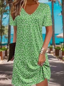 Fashionable Lightweight Elegant Ditsy Floral Dress, Versatile For Casual, Vacation, Work, Home, Travel, Suitable For Sleepwear, Plus Size - Green - View 3