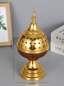 阿拉伯风格的镂空香炉，设计巧妙地将传统工艺与现代审美相结合，采用流行的摩卡色、金色、银色、黑色等多色组合，满足不同风格的装饰需求。