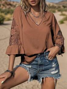 Plus 女式 V 领纯色蕾丝拼接喇叭袖休闲衬衫上衣