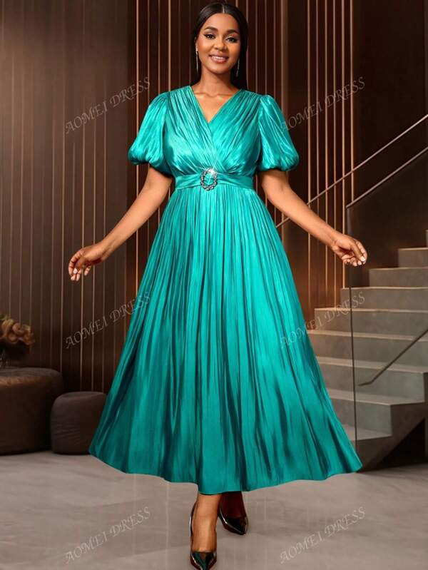 Elegante lange Abendkleider für Frauen mit glänzendem plissiertem kurzen Ballonärmel, V-Ausschnitt, schmale Taille, klassisch für Damenmodeevents, Date, Party, Hochzeit, Brautjungfer, Abschlussfeier, Hochzeitsgast, Schulanfang