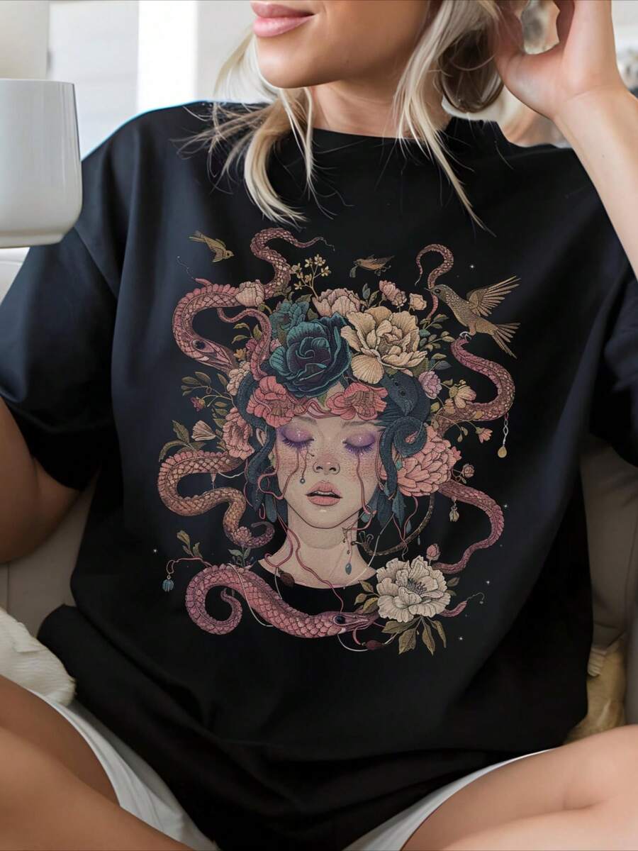 Oversized Medusa Shirt – Vintage Greek Goddess Tee, Witchy Boho Hoodie, Mythology Sweatshirt, Medusa Gift Shirt Unisex  Short Sleeve Classic Heavy Cotton T Shirt Printed Graphic Tee Women's Casual Short-Sleeved Top - 黑色 - 查看 1