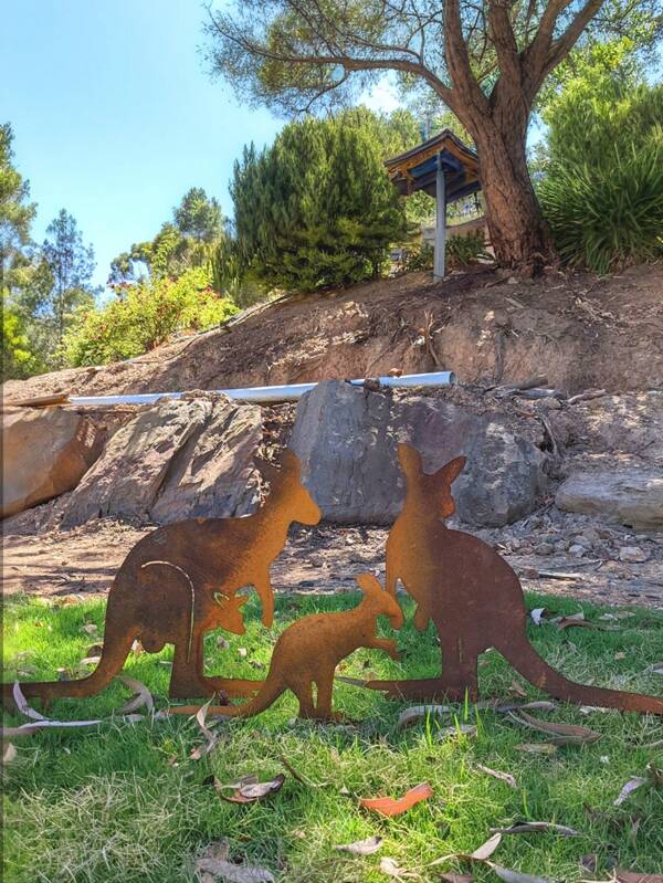 [Rustic Design] 3PCS Rusty Metal Garden Stakes, Rustic Animal Shaped Lawn Decorative Art Statues For Pathway, Sidewalk