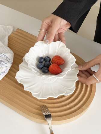 1 pieza Plato de cena/tazón blanco con relieve simple, plato de cerámica floral creativo, adecuado para decoración del hogar, comidas familiares, reuniones, servir frutas/ensaladas, regalo