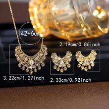 Conjunto de 2 peças: colar e brincos com estampa floral vazada, elegante para mulheres, festa, banquete, presente