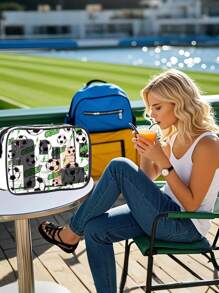 1 pieza Bolsa de aseo de PVC con tema de fútbol, bolsa de cosméticos transparente de alta calidad con estilo de fútbol, bolsa de maquillaje transparente para la playa, bolsa de lavado, esencial para viajes, adecuada para mujeres, que cumple con los requisitos de embarque de las aerolíneas, vacaciones, verano, regreso a la escuela, bolsa para útiles escolares, bolsa de lavado impermeable para viajes