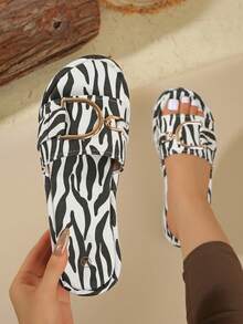 صنادل نسائية ذات كعب وسادة سميكة، صنادل شاطئية خارجية عصرية، مجموعة 2024 الجديدة - أبيض وأسود - مشاهدة 5