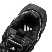 Adidas XLG RUNNER DELUXE 男女款休闲运动鞋，未来科技风格，轻便简约低帮，适合日常穿着、运动、旅行 IH0070 - 黑色/銀色 - 查看 6