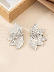 1 Pair Fashionable Textured Symmetrical Leaf Shaped Stud Earrings, Jewelry Accessory Gift For Women