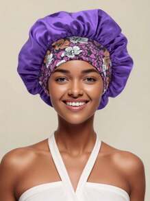 Un ampio cappello da notte con fascia elastica stampata, adatto per capelli ricci o lisci, per le signore