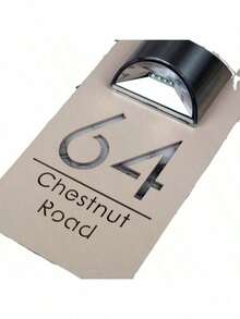 1 件定制太阳能门牌号 - 优雅的 3D 浮雕设计，自动夜间照明，门口个性化地址牌，生日、圣诞节、毕业典礼、万圣节、婚礼、派对、万圣节、感恩节、房间装饰的礼物，多功能、可调节、防霉、装饰性、精致、时尚、可爱、迷人，