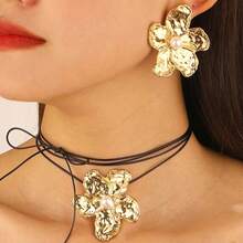 3 件休闲创意花朵吊坠项链耳环新款金色合金颈链女式新款魅力节日派对珠宝夸张立体褶皱金属花朵颈链个性花朵项链