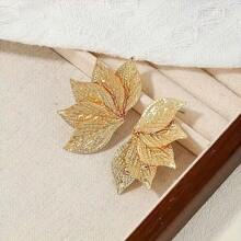 1 Pair Elegant Leaf Earrings For Women, Luxury Nature Sytle Stud Earrings, Jewelry Suitable For Webbing Dress, Festivals, Parties Wear