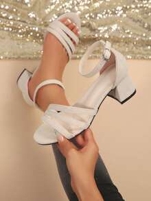 女童圆头多色超高粗跟镂空可调节高跟鞋，时尚、舒适、高品质、优雅百搭，适合日常派对、办公室、户外休闲、情人节、教堂、街头时尚等场合，高跟凉鞋。 - 米色 - 查看 1