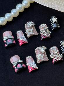 10 Unhas Feitas à Mão, Estilo Curto de Bico de Pato Estilo Europeu e Americano Y2K, Incrustação de Diamante Francês, Textura Pintada à Mão com Linha de Amor, com Elementos de Estrela, Amor, Laço, Adequado para Festas, Danças, Uso Diário, Homens e Mulheres, com um Pedaço de Gel e uma Lixa, É um Bom Presente