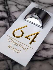 1 件定制太阳能门牌号 - 优雅的 3D 浮雕设计，自动夜间照明，门口个性化地址牌，生日、圣诞节、毕业典礼、万圣节、婚礼、派对、万圣节、感恩节、房间装饰的礼物，多功能、可调节、防霉、装饰性、精致、时尚、可爱、迷人，