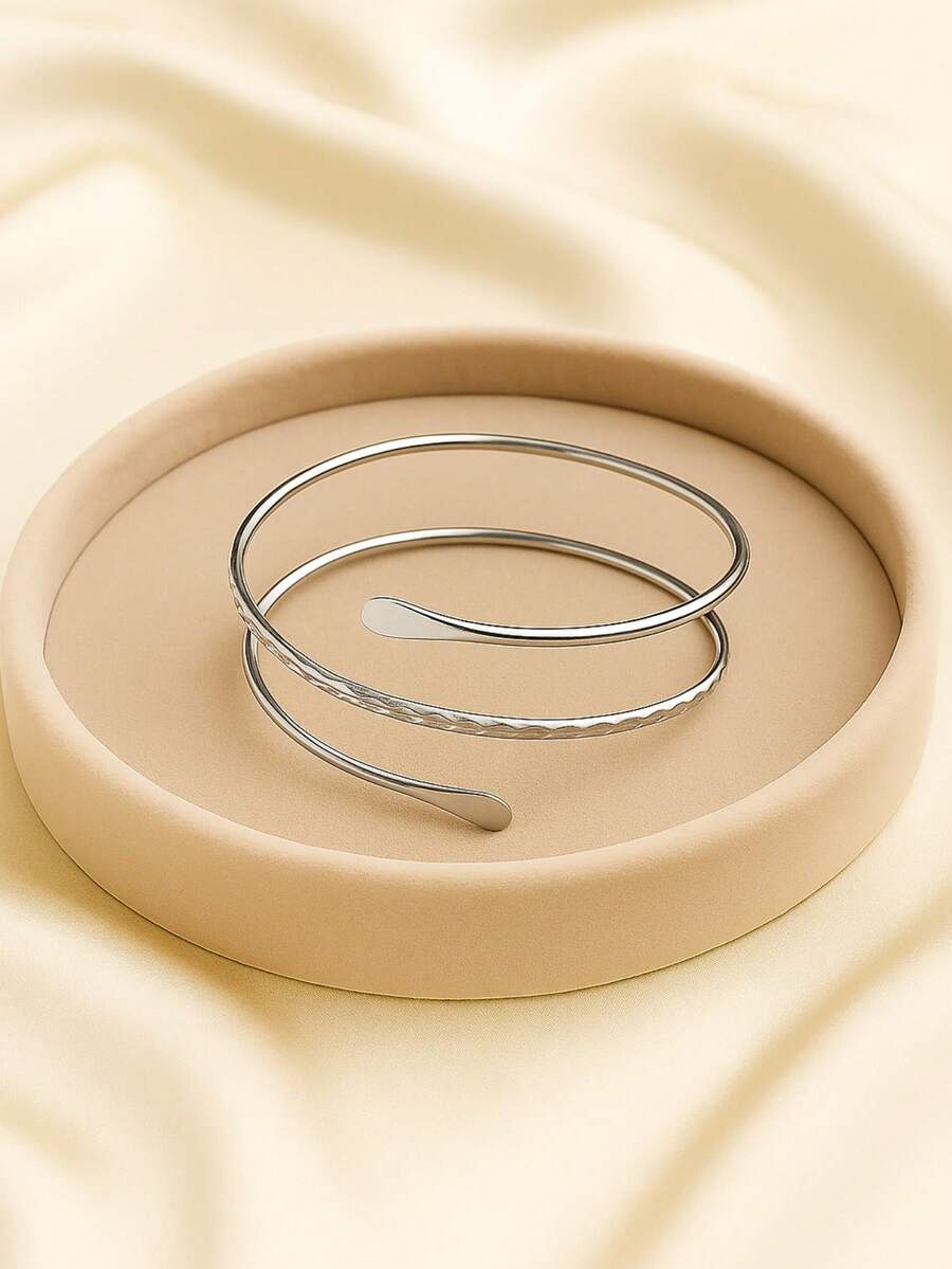 Modern, Feminine, Sophisticated, Authentic, Charming, Luxurious, Stylish, Chic Bracelet, Perfect Gift, Casual Looks, Loose And Floral Dresses, Strapless Tops, Earrings And Rings, Everyday, Practical, Sophisticated, Minimalist, Casual. - 復古銀色 - 查看 1