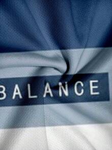 Conjunto de Top de manga corta con cuello redondo cómodo y pantalones con estampado de color contrastante para hombre - Multicolor - Ver 3