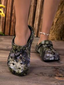 New Women Garden Shoes, Adjustable Loose Fit Flat Slippers, Bedroom/Travel/Beach Slide Sandals, Closed Toe Mules - Multicolor - View 2
