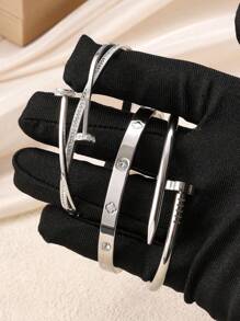 Conjunto de 3 piezas de brazalete de acero inoxidable con encantos de uña y trébol, apropiado para uso diario de mujeres, regalo de Navidad, obsequio de festividades