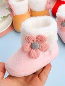 1 par de botas para bebés, botas de presion y tiña en otoño e invierno, diseño de flor de dibujos animados lindos, adecuado para aprender a caminar con antideslizante Indoor en interiores, zapatillas planas suaves para niños pequeños - Rosa - Ver 4