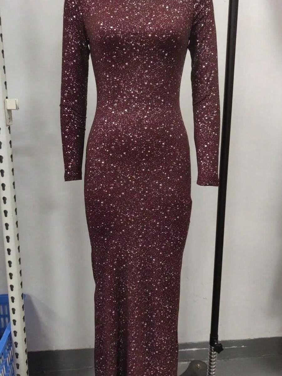 女式露背长袖修身简约长裙，休闲日常穿着