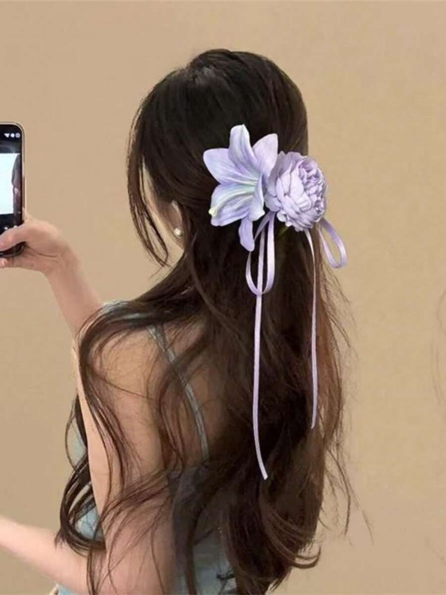 女士优雅简约仿紫色百合牡丹丝带发夹，适合日常佩戴，居家、学校、海滩、办公室、派对、节日、生日、返校、新年、情人节、母亲节、婚礼、音乐节、毕业典礼等场合，也可用作发夹、发爪、发卡、发夹、发卡、学习用品、粉色发夹、紫色配饰、发饰