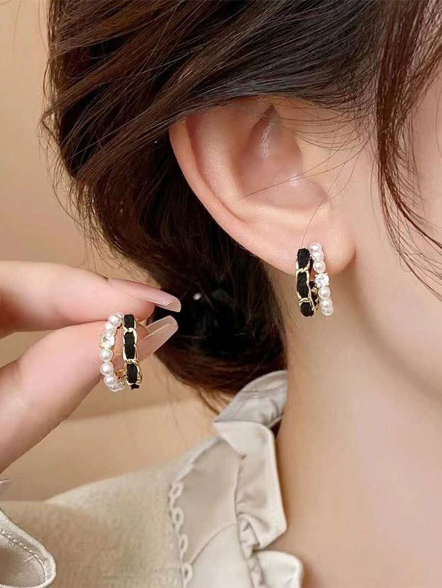 1pc Black Velvet Pearl Decor C-Type Hoop Earrings, Suitable For Women's Daily Wear