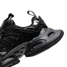 Adidas XLG RUNNER DELUXE 男女款休闲运动鞋，未来科技风格，轻便简约低帮，适合日常穿着、运动、旅行 IH0070 - 黑色/銀色 - 查看 8