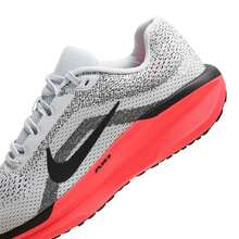 Nike AIR WINFLO 11 跑步鞋，回弹缓冲，男士健身健身房训练运动鞋 FJ9509-008 - 黑/亮深紅/白金色/蒼野灰 - 查看 7