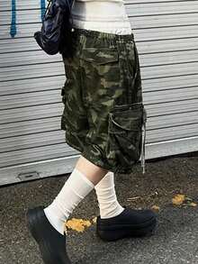 大码女式迷彩工装短裤，抽绳腰带宽松多口袋休闲百慕大短裤 - 圣诞短裤 - 軍綠色 - 查看 4