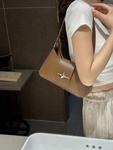 Y2K 风格黑色星形金属配件单肩包 - 晚装和休闲钱包，女士小手提包