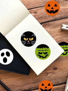500 pièces Stickers décoratifs d'Halloween de 2,5 cm, motif mignon de citrouilles, chats et fantômes, stickers autocollants, set de stickers thème Halloween adorable pour le DIY, l'emballage cadeau, la décoration de cartes, la décoration de fête, adapté pour la célébration d'Halloween et la décoration de la maison