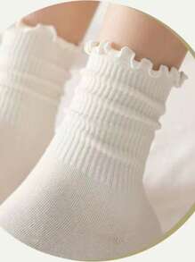 10 pares de meias femininas casuais de cano médio, pretas e brancas, com estampa de fungo, cor sólida, elegantes, versáteis e confortáveis, adequadas para uso diário durante todo o ano