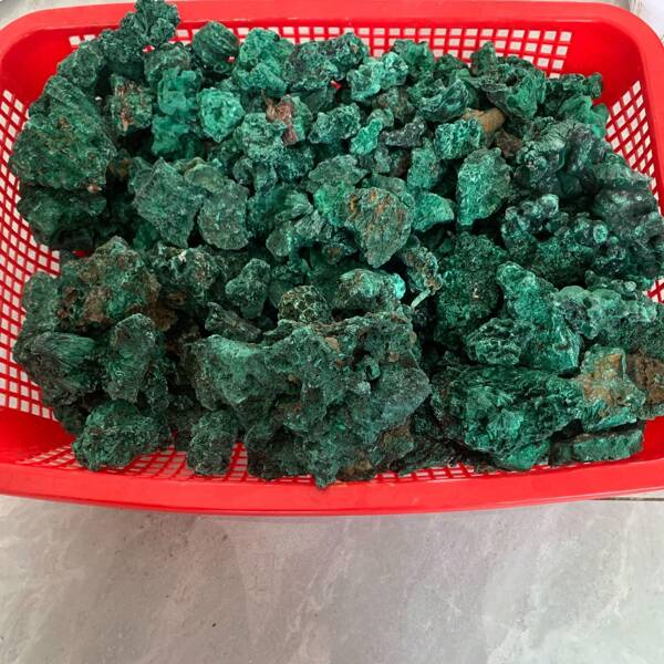 1 pieza de mineral de cobre azul natural, mineral de cobre azul y piedra compartida de crisocola, espécimen mineral decorativo (se enviará al azar diferentes tamaños de crisocola, mineral de cobre azul y compuesto de mineral de cobre azul y crisocola)