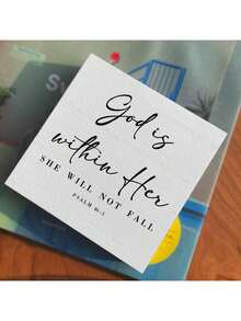 “上帝在她心中，她不会堕落”圣经诗句艺术印刷品 - 诗篇 46:5 - 励志艺术 PVC 桌面装饰、励志基督教礼物、房间装饰、书桌装饰，3.96 英寸 - 1 件 - 白色 - 查看 7