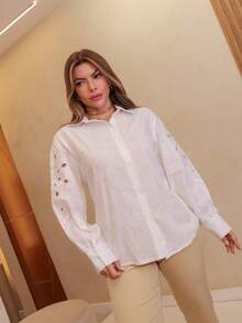 Women's Linen Shirt With Flower Embroidery Detail On Sleeve/YW222-18 - 白色 - 查看 1