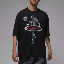 Nike Camiseta deportiva hombre con estampado de figura y cuello caído - Negro - Ver 1