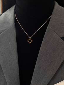 1pc Fashion Women's Elegant Four-Leaf Clover Necklace, Minimalist Luxury Style, Nature Inspired Pendant Jewelry