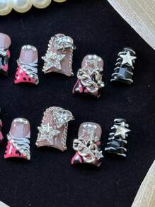 10 Unhas Feitas à Mão, Estilo Curto de Bico de Pato Estilo Europeu e Americano Y2K, Incrustação de Diamante Francês, Textura Pintada à Mão com Linha de Amor, com Elementos de Estrela, Amor, Laço, Adequado para Festas, Danças, Uso Diário, Homens e Mulheres, com um Pedaço de Gel e uma Lixa, É um Bom Presente