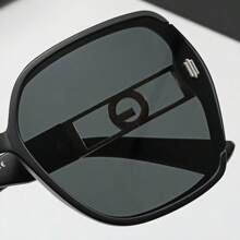 Vintage Square Fashion Glasses With Decorative Lenses, Retro Style Lightweight Design, Includes Faux Leather Case And Microfiber Cloth, Creative Eyewear, Unique Glasses, Unisex Square Shape Shades