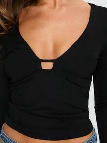 Elevate Your Fall Style With Our Chic V-Neck Long Sleeve T-Shirt In Black And Light Blue - Perfect Fit For Every Occasion - Black - View 4