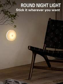 1个/3个可调光LED触摸夜灯 - 柔和暖白光和日光亮度可调，适用于卧室、走廊、卫生间、客厅、衣柜、橱柜等场所的装饰照明。设计紧凑，易于安装。USB充电便携式橱柜灯/壁灯。