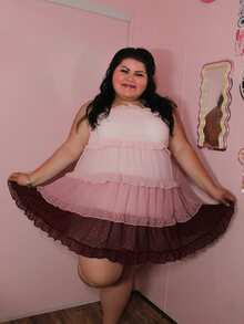 Enliva Elegantes Babydoll-Kleid im Farbverlauf-Design, strukturierte Trägerkleid für Damen in Größen plus