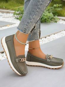 Comfy Womens Solid Color Round Toe Loafers - Tassel Embellished, Lightweight, Faux Leather Upper, Soft PU Sole, Elegant Slip-On Shoes For All Seasons